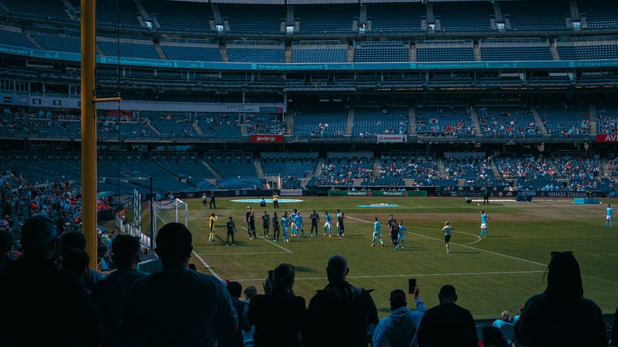 今年会 APP — 行业资质清单示意配图